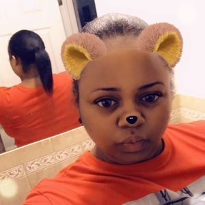 Meet your Posher, Claudia